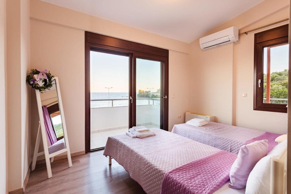 Villa Armonia - Beachfront Majestic Retreat Petalídhion Exteriér fotografie